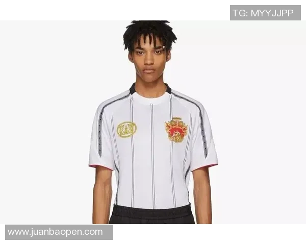 冬季训练中的足球明星时尚穿搭解析与潮流趋势探讨